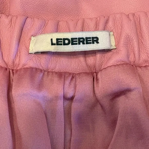 LEDERER Pink RARE Lamb Leather ShortsSize 42Made in IndiaLuxe Editon 10